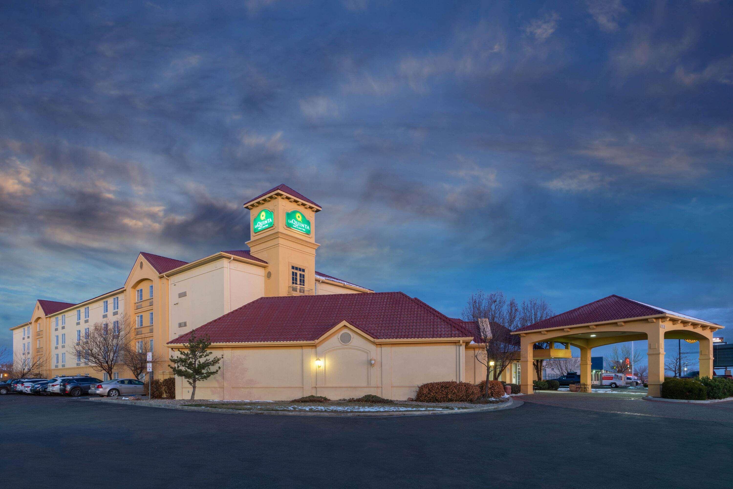 La Quinta By Wyndham Pueblo Hotel Ngoại thất bức ảnh