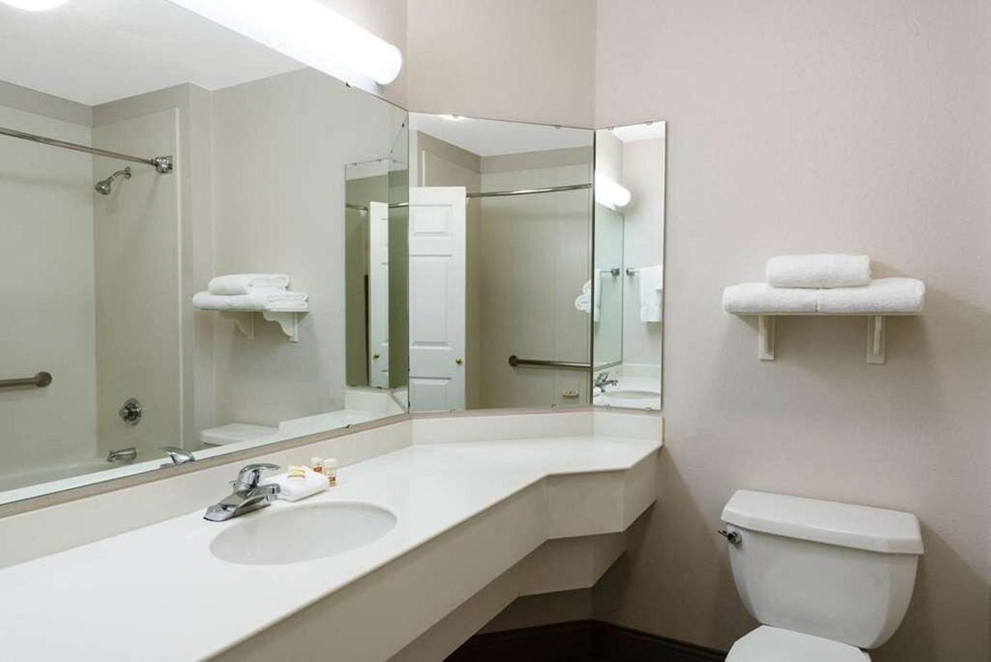 La Quinta By Wyndham Pueblo Hotel Ngoại thất bức ảnh